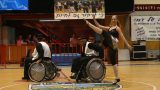 שני גברים נכים ורקדנית לא נכה